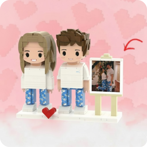 תמונה שלכם לצד הדמויות